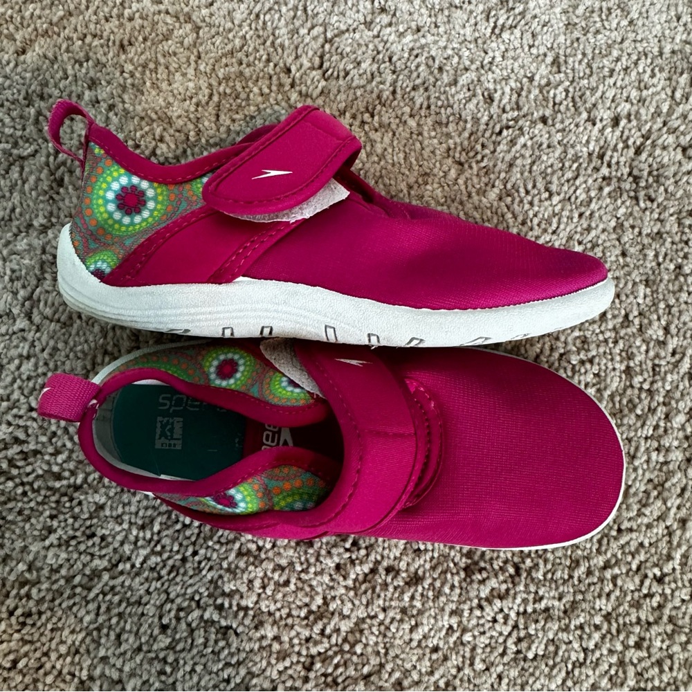 Speedo swim shoes